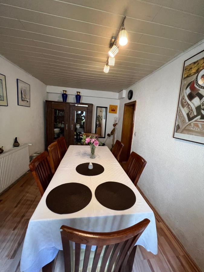 Gaestehaus Linden -Zweibettzimmer Zewnętrze zdjęcie